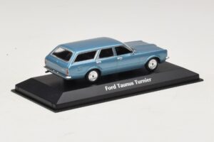 Ford Taunus TC Turnier Blue Metallic Maxichamps 1:43 940081311 Metal - imagem 2 de 4