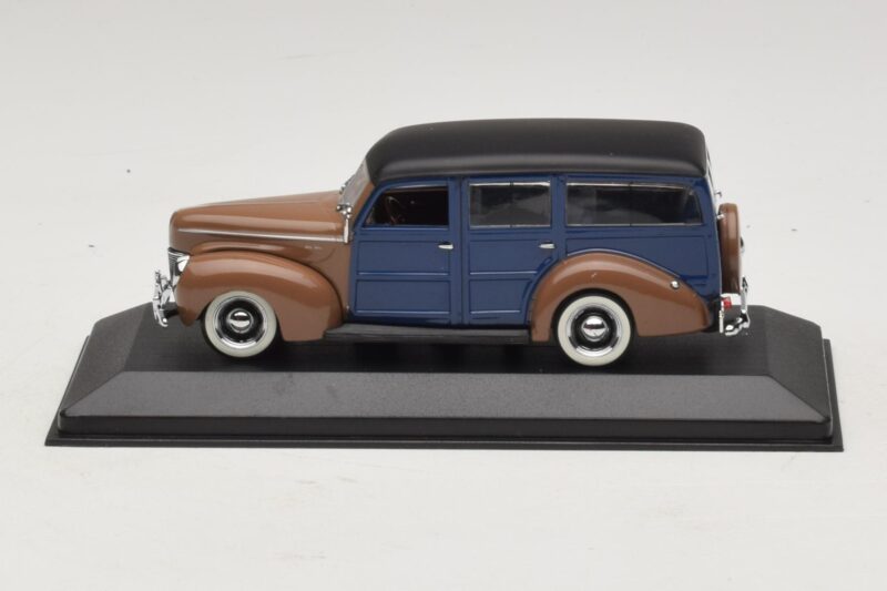 Ford V8 De Luxe Woody Station Wagon Castanho Azul Minichamps 1:43 Ford V8 De Luxe Woody Station Wagon Castanho Azul Minichamps 1:43 400082112 Metal