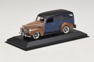 Ford V8 De Luxe Woody Station Wagon Castanho Azul Minichamps 1:43 400082112 Metal - imagem 2 de 4
