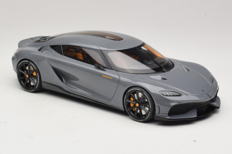 Koenigsegg Gemera Cinzento GT Spirit 1:18 Koenigsegg Gemera Cinzento GT Spirit 1:18 GT374 Resina