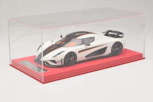 Koenigsegg Regera Branco com Carbono Preto FrontiArt 1:18 REMC043 Resina - imagem 6 de 7