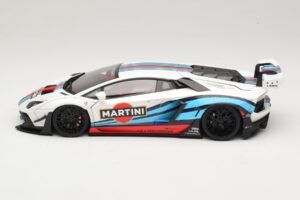 Lamborghini Aventador LB Works Martini Livery AUTOart 1:18 79185 Compósito - imagem 4 de 8