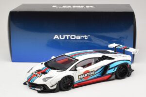 Lamborghini Aventador LB Works Martini Livery AUTOart 1:18 79185 Compósito - imagem 8 de 8