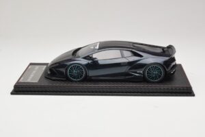 Lamborghini Huracan Liberty Walk Chameleon Blue GS Model 1:18 REMC045 Resina - imagem 3 de 7