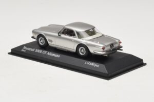 Maserati 5000 GT Allemano Prateado Minichamps 1:43 437123324 Metal - imagem 3 de 4