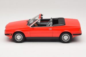 Maserati Biturbo Spyder Vermelho Minichamps 1:18 107123530 Resina - imagem 3 de 6