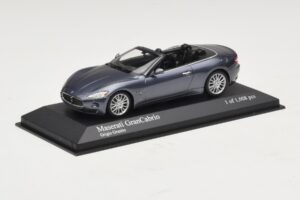 Maserati GranCabrio Cinzento Metalizado Minichamps 1:43 400123931 Metal - imagem 2 de 4