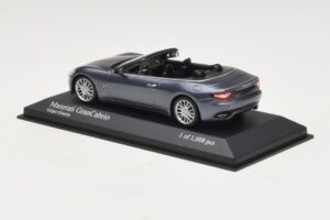 Maserati GranCabrio Cinzento Metalizado Minichamps 1:43 400123931 Metal - imagem 3 de 4