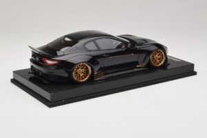Maserati GranTurismo Liberty Walk Preto com Jantes Douradas AB Models 1:18 MAS-LB08-C Resina - imagem 2 de 7