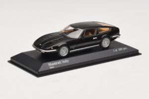 Maserati Indy Preto Minichamps 1:43 437123121 Metal - imagem 2 de 4
