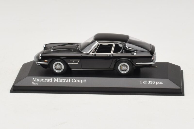 Maserati Mistral Preto Minichamps 1:43 Maserati Mistral Preto Minichamps 1:43 437123421 Metal