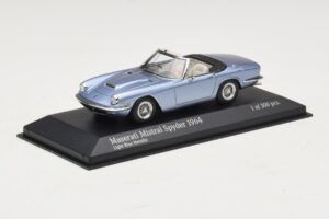 Maserati Mistral Spyder Light Blue Metallic Minichamps 1:43 437123432 Metal - imagem 2 de 4