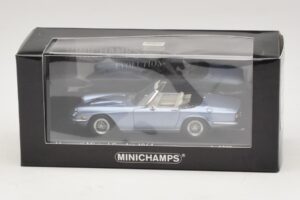 Maserati Mistral Spyder Light Blue Metallic Minichamps 1:43 437123432 Metal - imagem 4 de 4