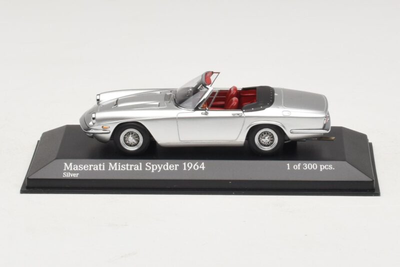 Maserati Mistral Spyder Prateado Minichamps 1:43 Maserati Mistral Spyder Prateado Minichamps 1:43 437123431 Metal
