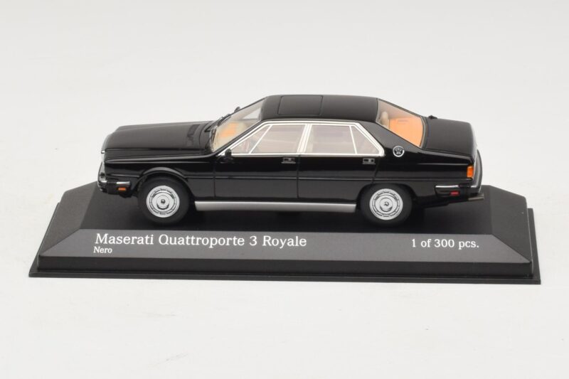 Maserati Quattroporte III Royale Preto Minichamps 1:43 Maserati Quattroporte III Royale Preto Minichamps 1:43 437123501 Metal