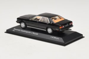 Maserati Quattroporte III Royale Preto Minichamps 1:43 437123501 Metal - imagem 3 de 4
