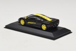 McLaren F1 Preto Com Riscas Amarelas Minichamps 1:43 MCLAREN004 Metal - imagem 2 de 4