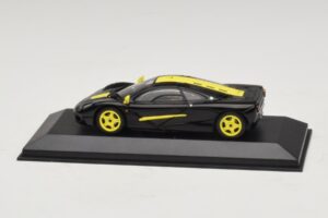 McLaren F1 Preto Com Riscas Amarelas Minichamps 1:43 MCLAREN004 Metal - imagem 3 de 4