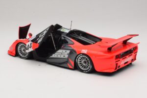 McLaren F1 GTR Lark #44 Tsuchiya / Ayles 24 Hours of Le Mans 1997 Minichamps 1:18 530133744 Metal - imagem 5 de 8