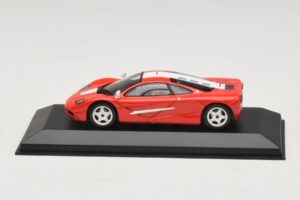 McLaren F1 Vermelho Com Riscas Brancas Minichamps 1:43 MCLAREN005 Metal - imagem 3 de 4