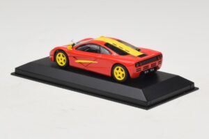 McLaren F1 Vermelho Com Riscas Amarelas Minichamps 1:43 MCLAREN006 Metal - imagem 2 de 4