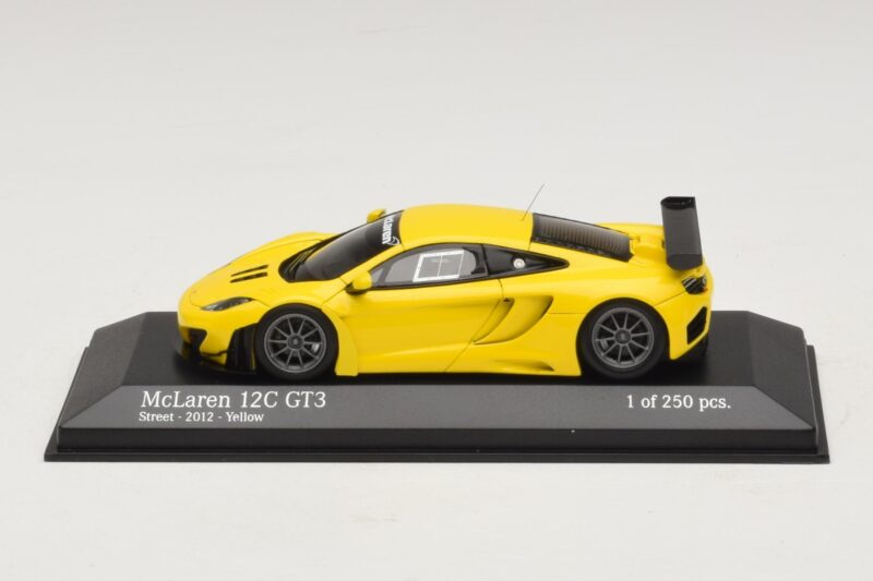 McLaren MP4-12C GT3 Street Amarelo Minichamps 1:43 McLaren MP4-12C GT3 Street Amarelo Minichamps 1:43 437121396 Metal