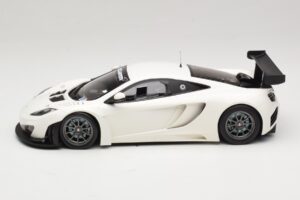 McLaren MP4-12C GT3 Branco 2013 Minichamps 1:18 151121394 Metal - imagem 3 de 6