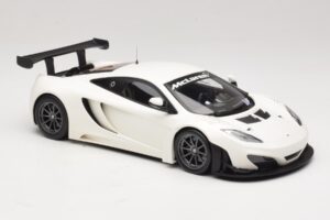 McLaren MP4-12C GT3 Branco 2013 Minichamps 1:18 151121394 Metal - imagem 4 de 6