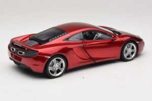 McLaren MP4-12C Vermelho Metálico Minichamps 1:18 110133022 Metal - imagem 3 de 8