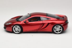 McLaren MP4-12C Vermelho Metálico Minichamps 1:18 110133022 Metal - imagem 4 de 8