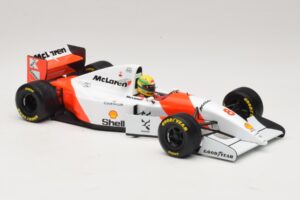 McLaren MP4/8 Ford #8 A. Senna Winner European GP 1993 Minichamps 1:18 540931818 Metal - imagem 7 de 7
