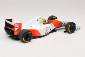 McLaren MP4/8 Ford #8 A. Senna Winner Japanese GP 1993 Minichamps 1:18 540931878 Metal - imagem 6 de 7