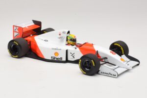 McLaren MP4/8 Ford #8 A. Senna Winner Japanese GP 1993 Minichamps 1:18 540931878 Metal - imagem 7 de 7