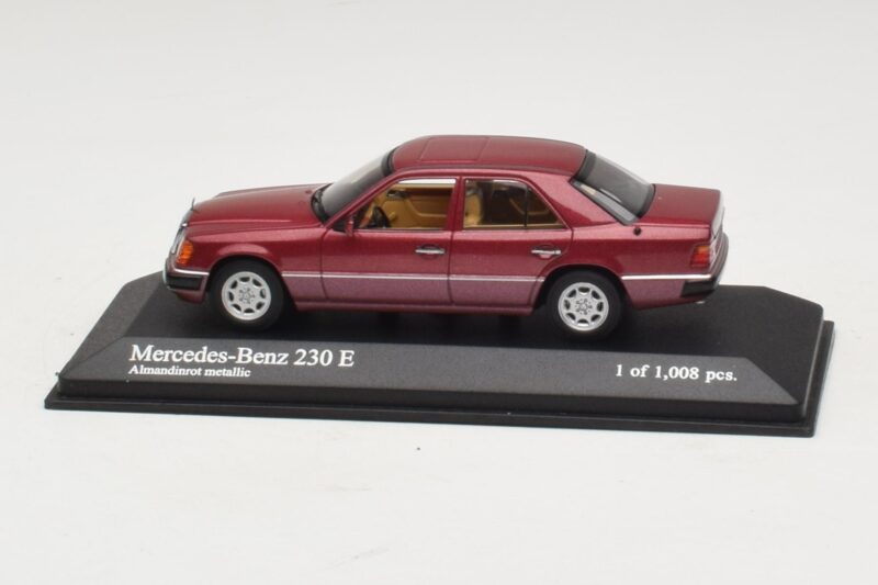 Mercedes 230E W124 Vermelho Metálico Minichamps 1:43 Mercedes 230E W124 Vermelho Metálico Minichamps 1:43 400037001 Metal