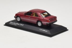 Mercedes 230E W124 Vermelho Metálico Minichamps 1:43 400037001 Metal - imagem 3 de 4