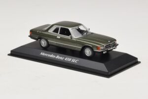 Mercedes 450 SLC C107 Verde Escuro Metálico Maxichamps 1:43 940033420 Metal - imagem 3 de 4