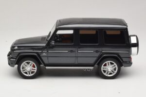 Mercedes AMG G63 W463 Preto GT Spirit 1:18 GT035 Resina - imagem 3 de 6