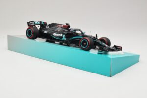 Mercedes AMG Petronas W11 EQ Performance #44 L. Hamilton 91st F1 Win Eifel GP 2020 Minichamps 1:18 113201144 Metal - imagem 4 de 6