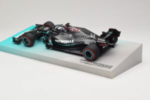Mercedes AMG Petronas W11 EQ Performance #44 L. Hamilton 91st F1 Win Eifel GP 2020 Minichamps 1:18 113201144 Metal - imagem 5 de 6