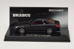 Mercedes Brabus 850 E63 W212 Preto Mate Minichamps 1:43 437034101 Metal