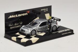 Mercedes C203 DTM Team McLaren Mercedes MP4-98T Mika & Erja Hakkinen Lapland 17 April 2000 Minichamps 1:43 530984378-P1 Metal - imagem 2 de 4