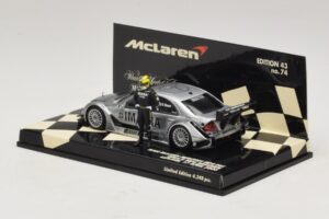 Mercedes C203 DTM Team McLaren Mercedes MP4-98T Mika & Erja Hakkinen Lapland 17 April 2000 Minichamps 1:43 530984378-P1 Metal - imagem 3 de 4