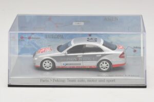 Mercedes E-Class #5 Team Auto Motor und Sport Rally Paris-Peking 2007 Minichamps 1:43 B66962261 Metal - imagem 4 de 5