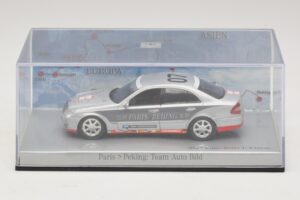Mercedes E-Class #7 Team Auto Bild Rally Paris-Peking 2007 Minichamps 1:43 B66962263 Metal - imagem 4 de 5