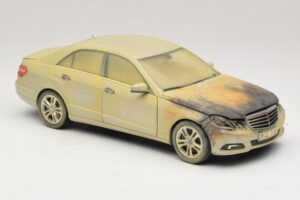 Mercedes E-Class W212 Queimado Dubai Carro De Arte Minichamps 1:18 MB008 Metal - imagem 4 de 6