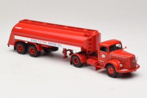 Mercedes LS315 Tanksattelzug Esso Minichamps 1:43 499034770 Metal - imagem 4 de 6