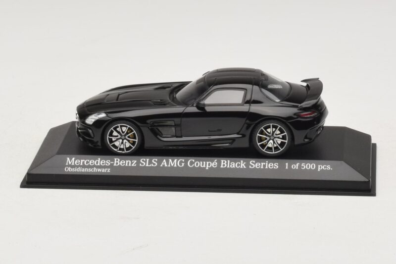 Mercedes SLS AMG C197 Black Series Preto Metálico Minichamps 1:43 Mercedes SLS AMG C197 Black Series Preto Metálico Minichamps 1:43 437033020 Metal