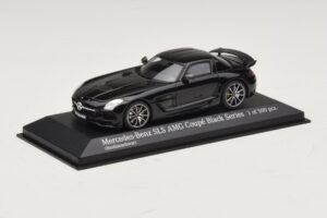 Mercedes SLS AMG C197 Black Series Preto Metálico Minichamps 1:43 437033020 Metal - imagem 2 de 4