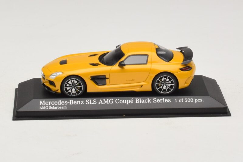 Mercedes SLS AMG C197 Black Series Dourado Minichamps 1:43 Mercedes SLS AMG C197 Black Series Dourado Minichamps 1:43 437033022 Metal
