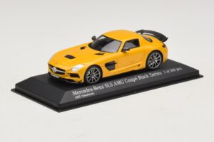 Mercedes SLS AMG C197 Black Series Dourado Minichamps 1:43 437033022 Metal - imagem 2 de 4